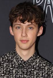 A picture of Troye Sivan at the 2016 Grammys. 